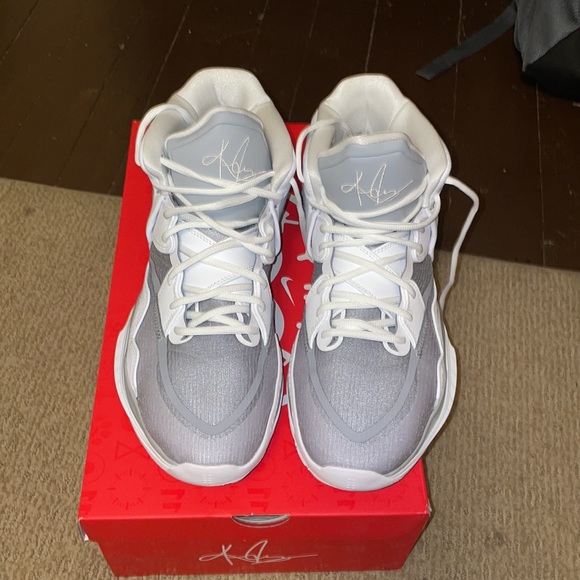 Kyrie infinity basketball shoes - Picture 3 of 5